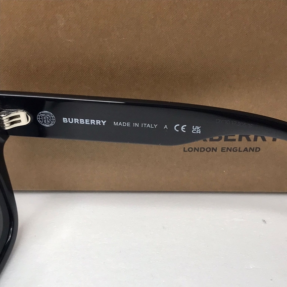 - New - 💯 Original BURBERRY BE4394F HAYDEN SUNGLASSES - Picture 13 of 15